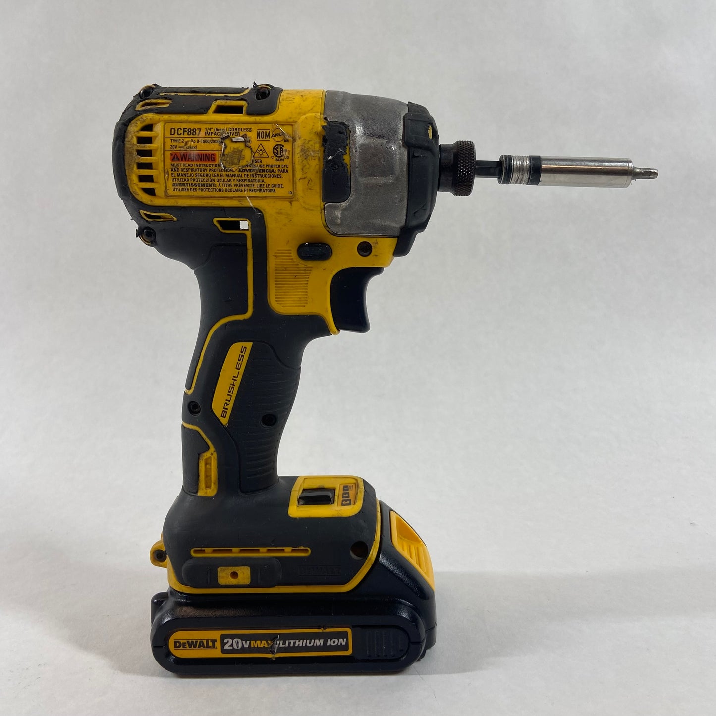 DeWalt DCF887 20V MAX 1/4" Impact Driver Kit