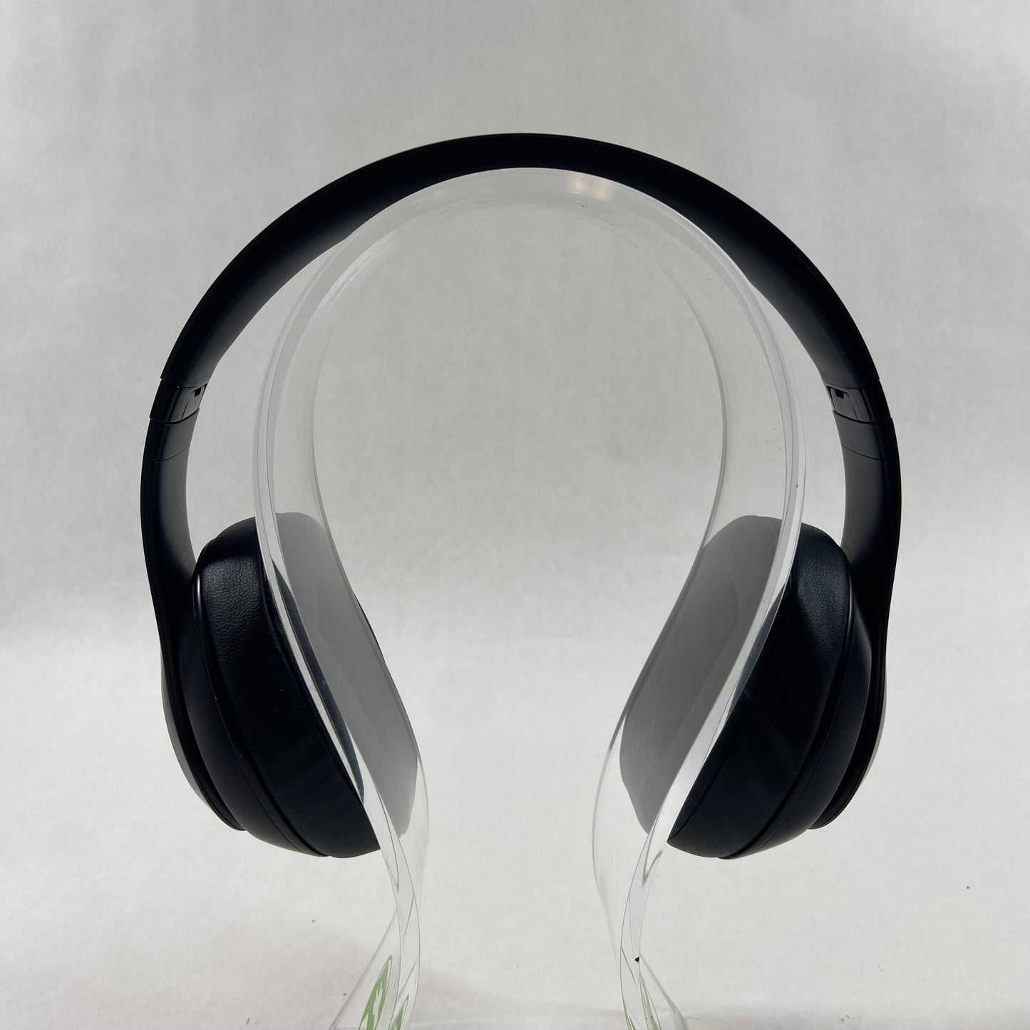 Beats Studio3 Wireless Over-Ear Bluetooth Headphones Black MX3X2LL/A
