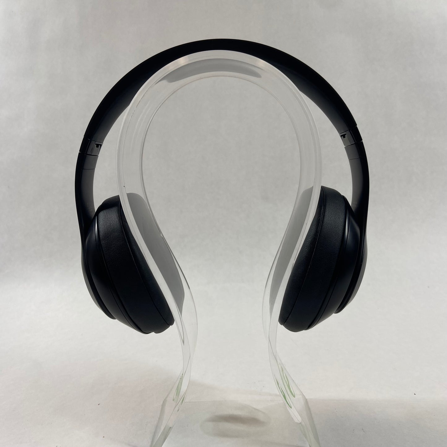 Beats Studio3 Wireless Over-Ear Bluetooth Headphones Black MX3X2LL/A