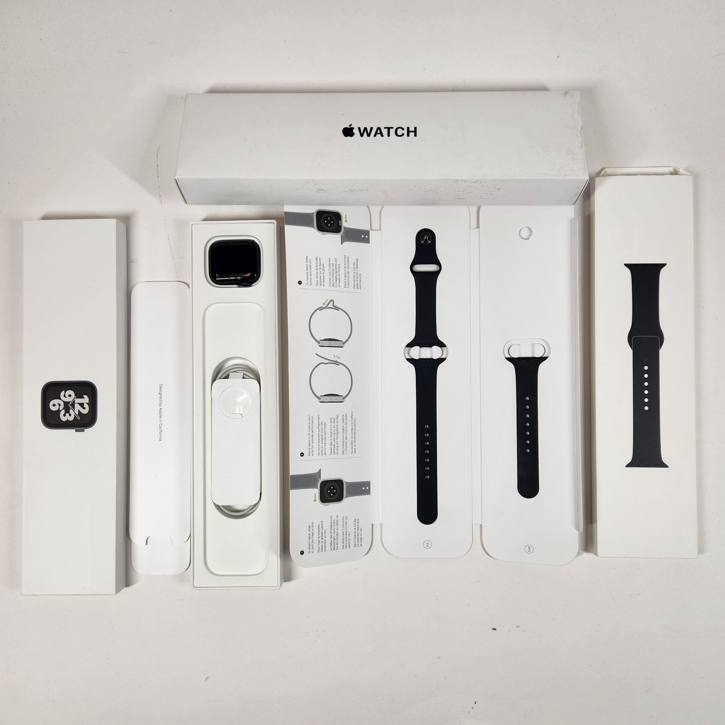 GPS Only Apple Watch SE 1st Gen 40MM Space Gray Aluminum Black Sport Band