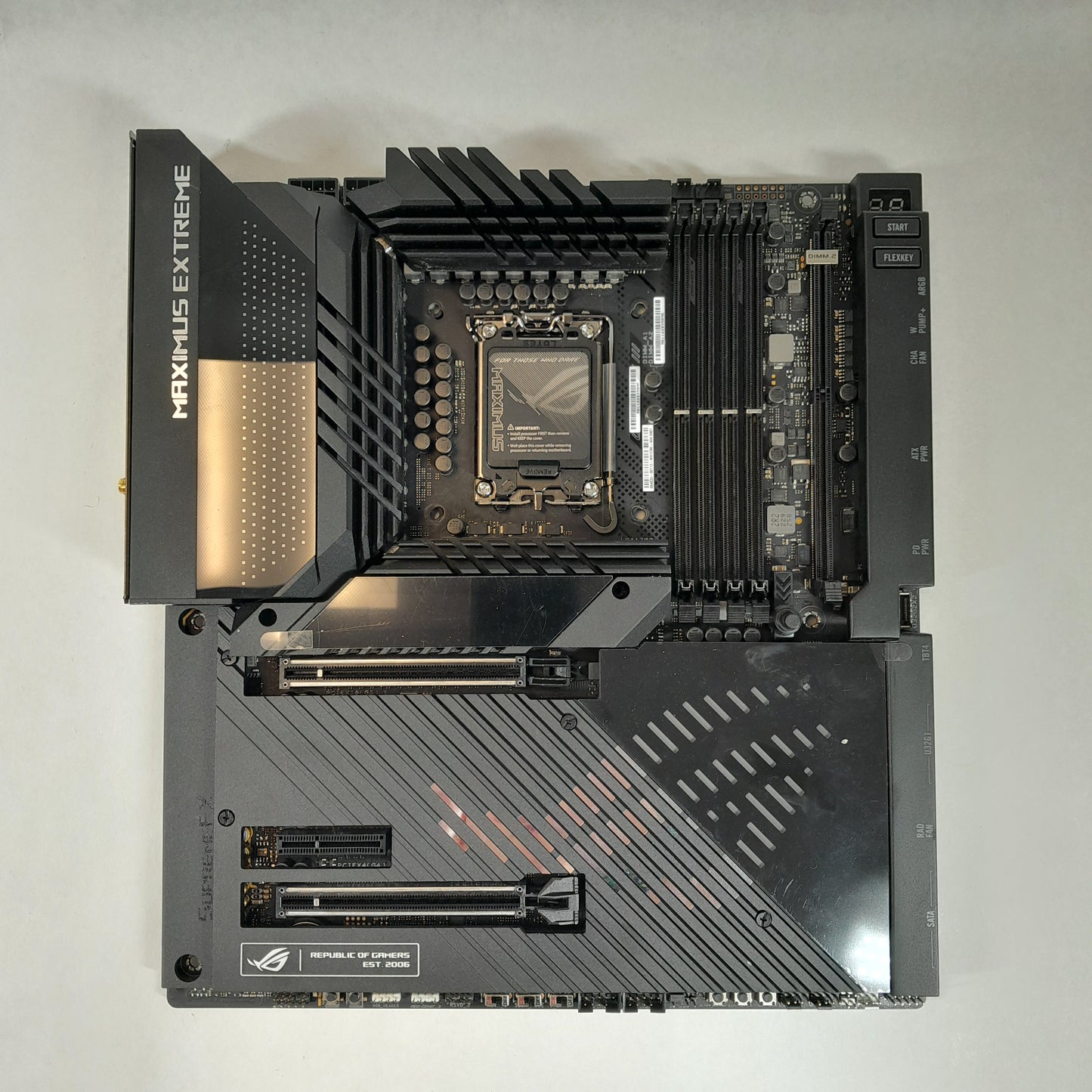 Asus ROG Maximus Z790 Extreme LGA 1700 E-ATX Motherboard