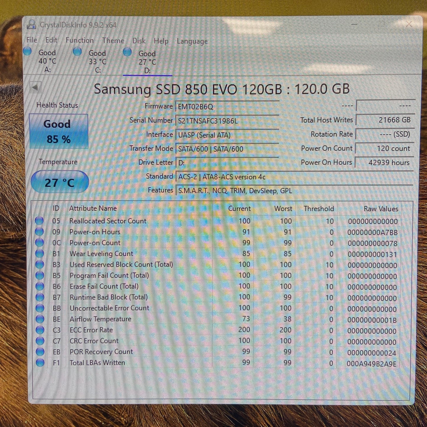 Lot Of Samsung 2.5" 850 EVO 250GB, 120GB SATA III 6Gbps SSD MZ-75E250, MZ7LN120