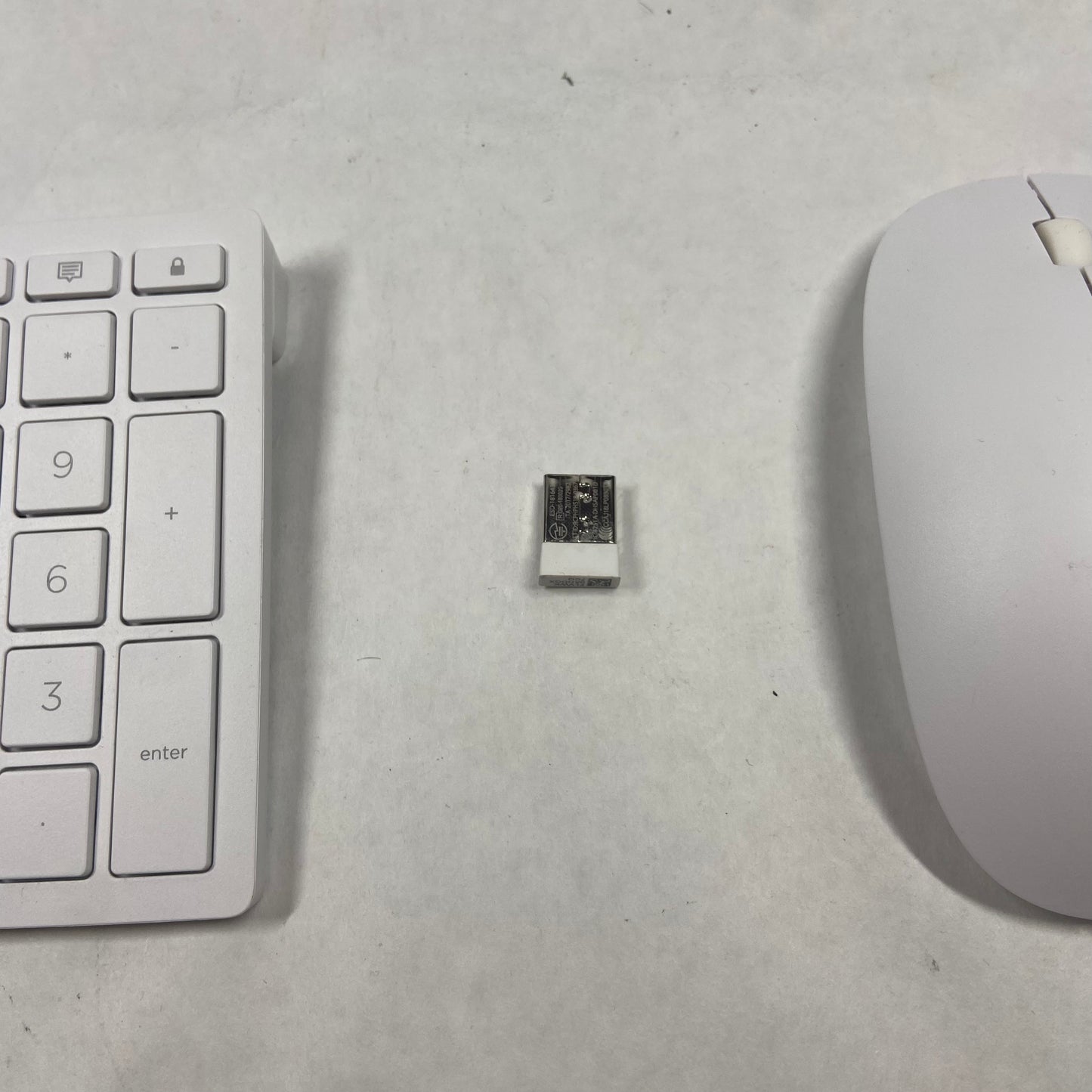 HP All-in-One 27-CB0244 27" Ryzen 7 5700U 1.80GHz 12GB RAM 1TB SSD FHD AIO