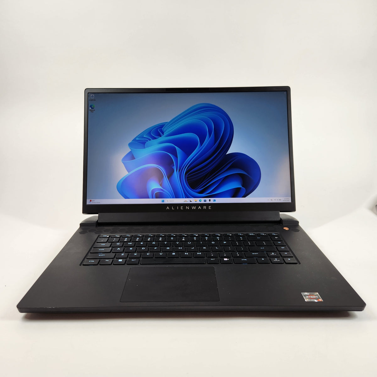 Alienware Laptop 17.3" Ryzen 9 6900HX 3.3GHz 16GB RAM 1TB SSD GeForce RTX 3070TI