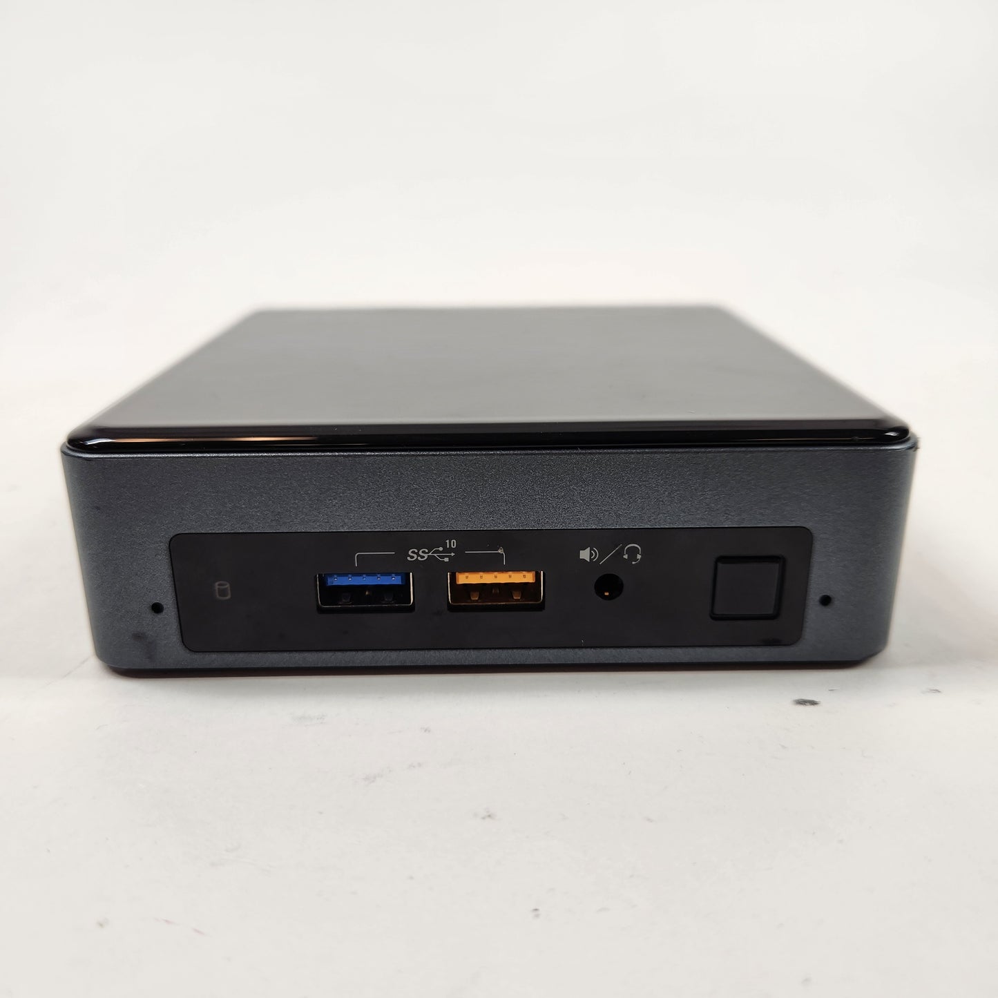 Intel NUC NUC8BEK i5-8259U 2.30GHz 16GB RAM 240 SSD  Mini PC