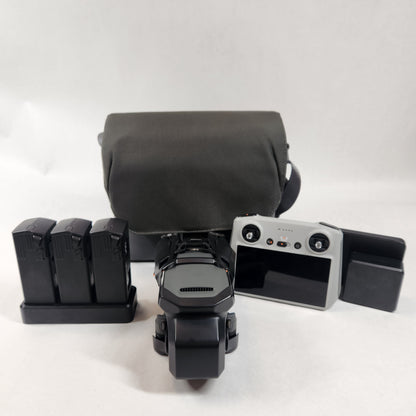DJI Mavic 3 Pro FlyMore 4K Quadcopter Camera Drone CP.MA.00000654.01