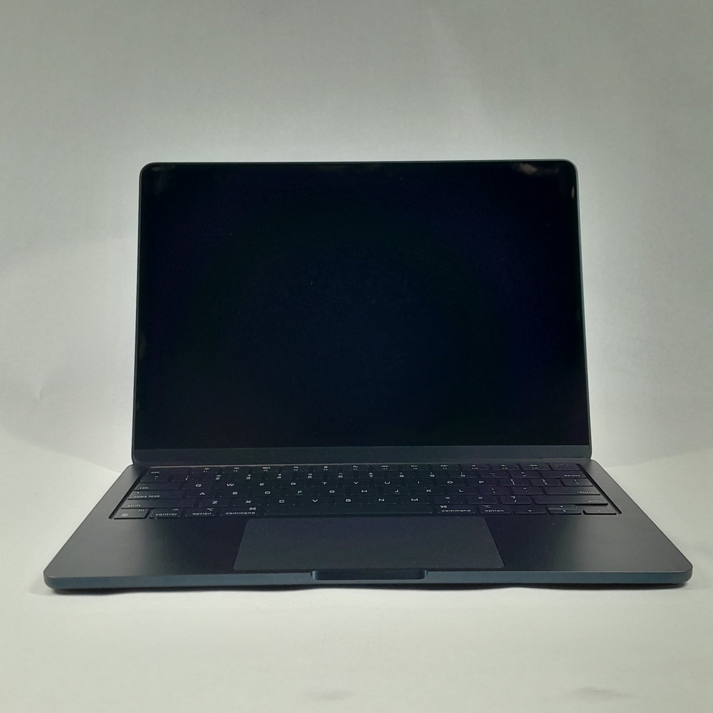 2022 Apple MacBook Air 13.6" M2 8C GPU 3.5GHz 8GB RAM 512GB SSD A2681
