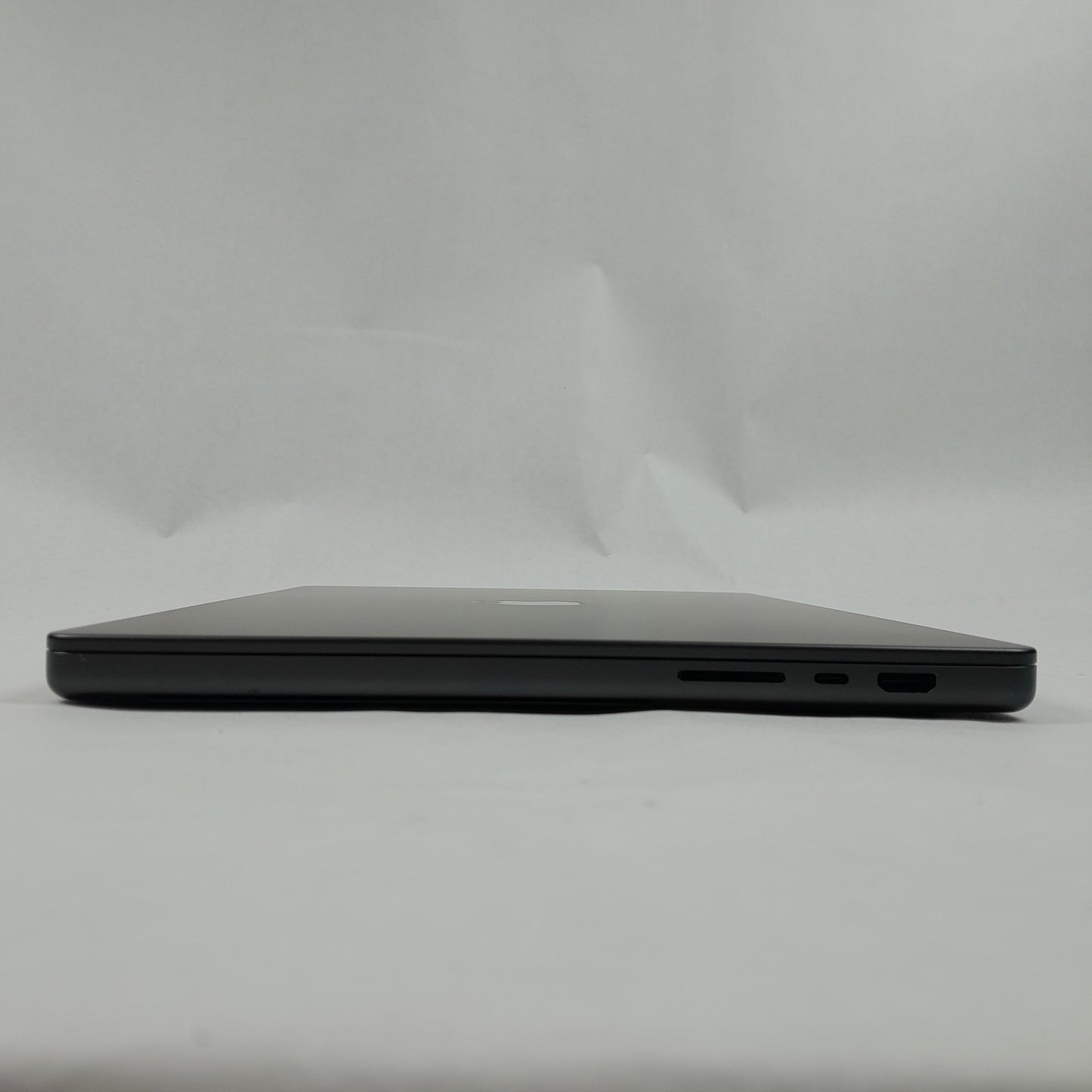2023 Apple MacBook Pro 16" M3 Max 40C GPU 48GB RAM 1TB SSD MUW63LL/A