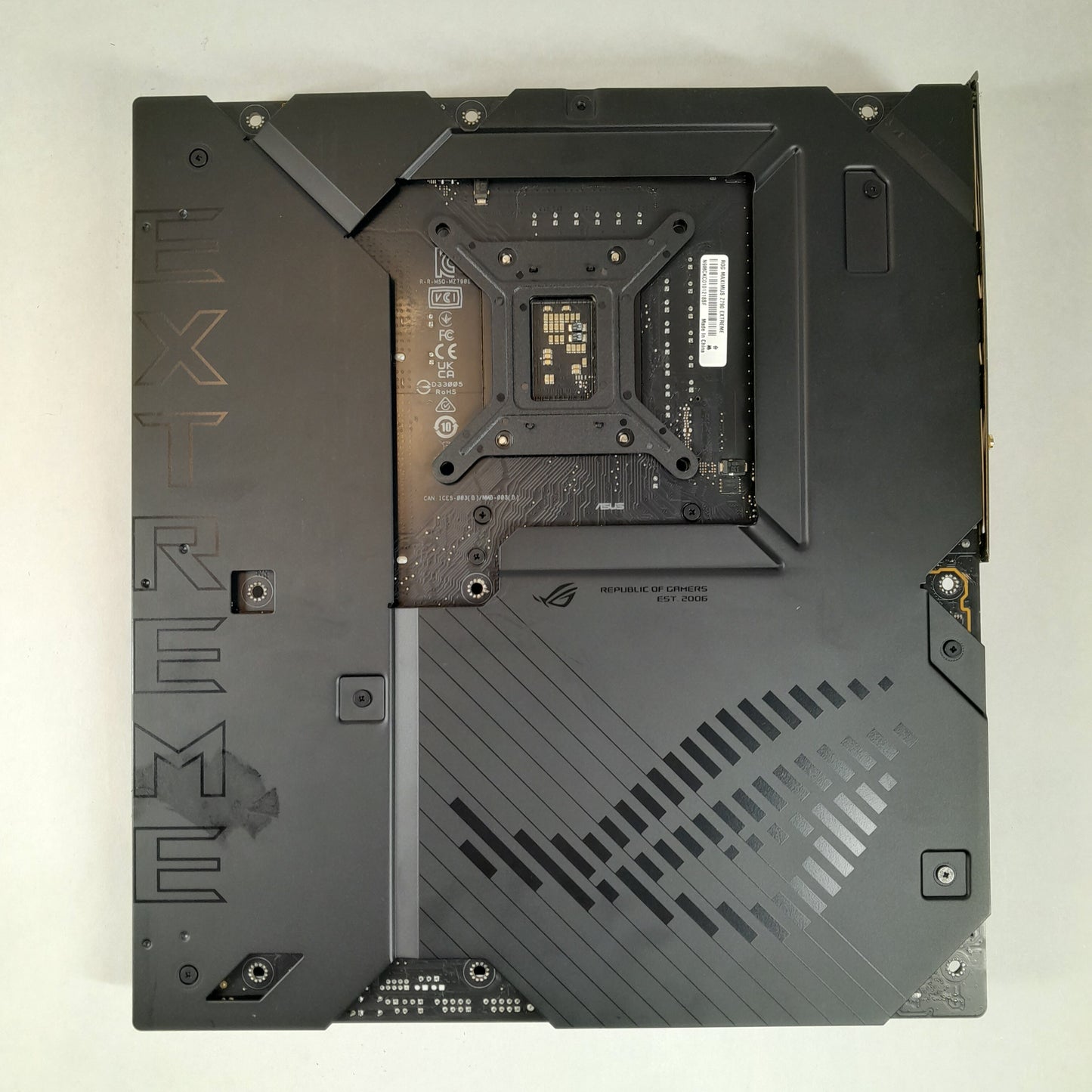 Asus ROG Maximus Z790 Extreme LGA 1700 E-ATX Motherboard