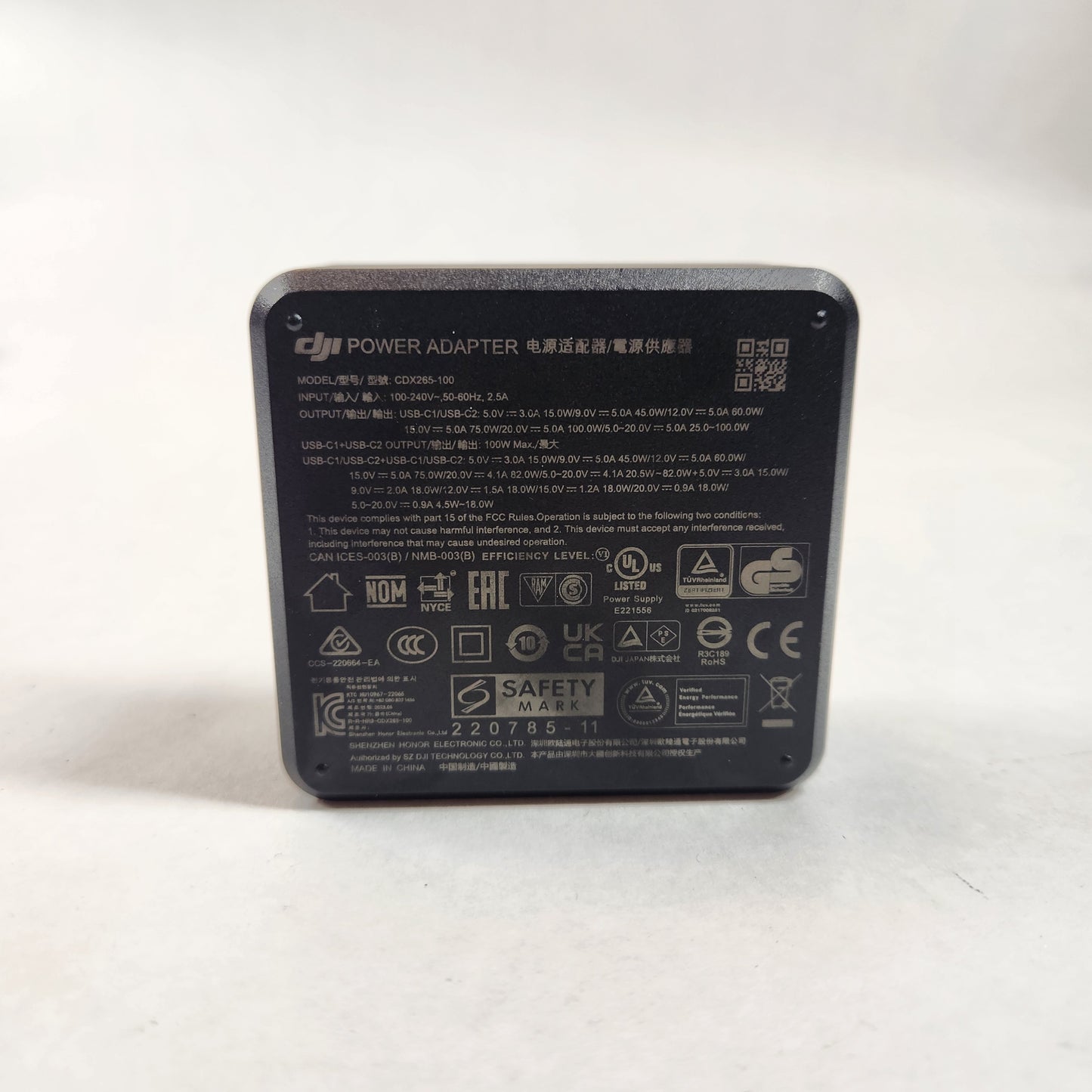 DJI Mavic 3 Pro FlyMore 4K Quadcopter Camera Drone CP.MA.00000654.01