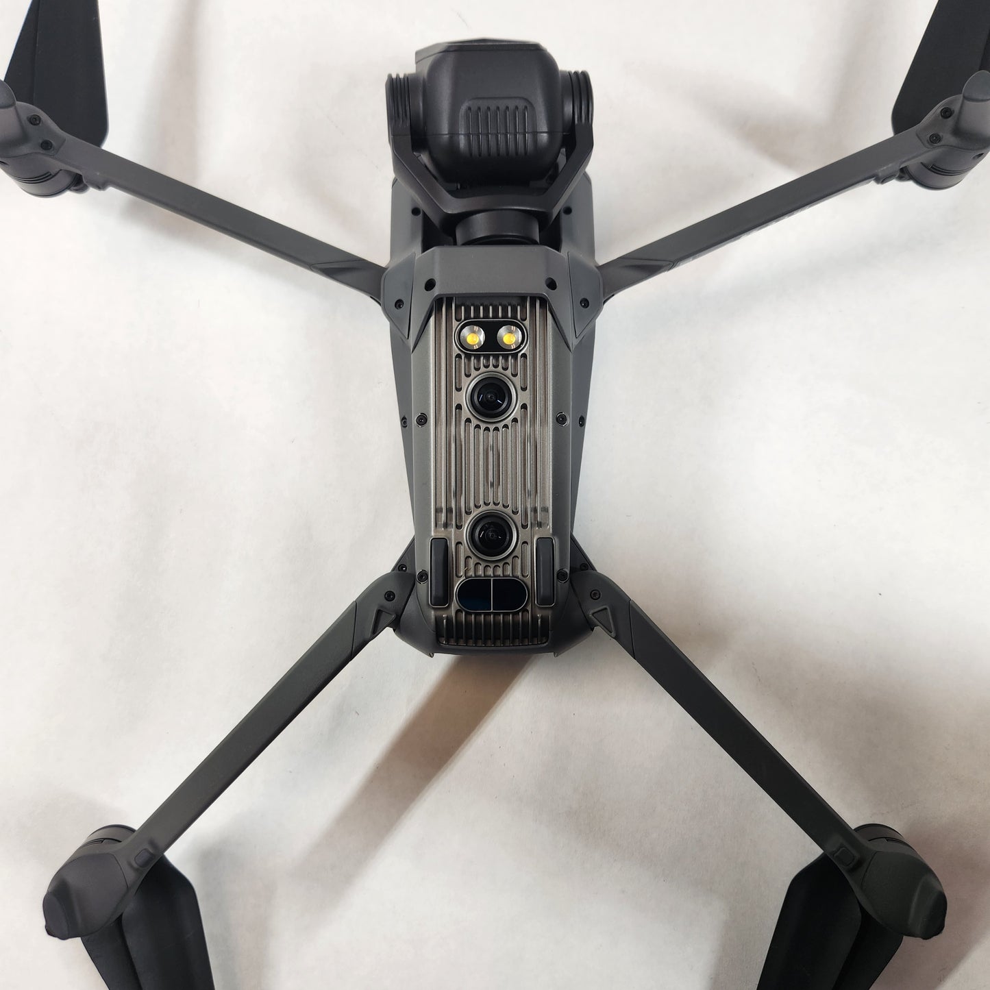 DJI Mavic 3 Pro FlyMore 4K Quadcopter Camera Drone CP.MA.00000654.01