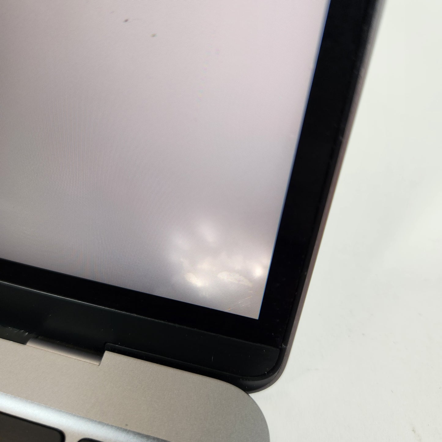 Broken 2024 Apple MacBook Air M3 8C GPU 4.0GHz 8GB RAM 256GB SSD MRXN3LL/A Read