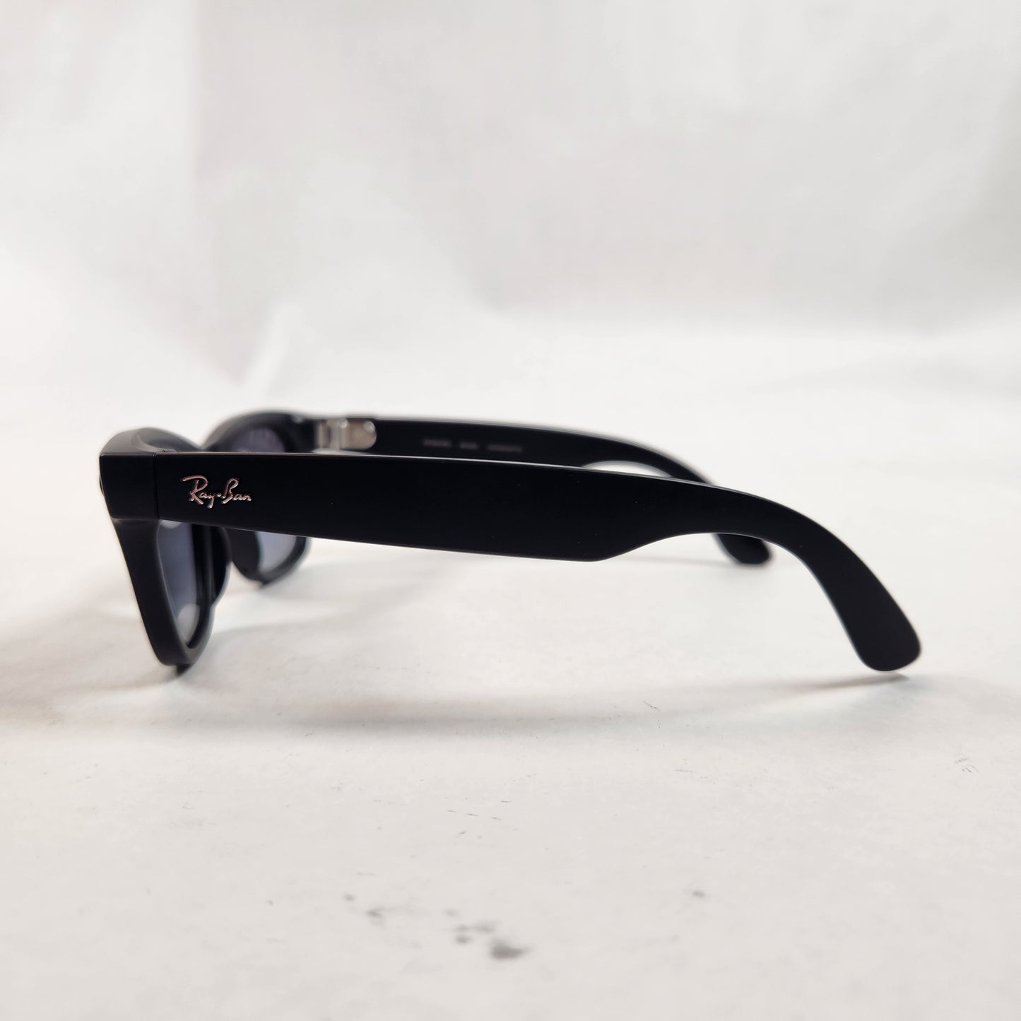 Ray-Ban Meta Wayfarer Smart Glasses 1AT2414A00