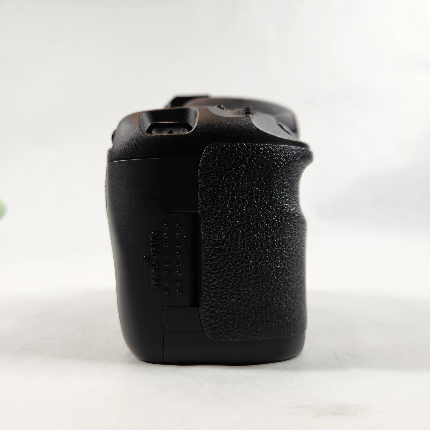 Canon EOS 7D 18.0MP Digital SLR DSLR Camera