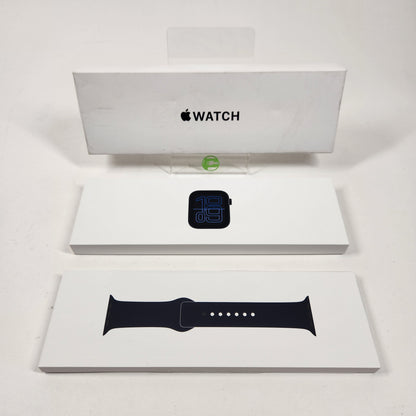 Unlocked Apple Watch SE 3 40MM Midnight Aluminum Black Sport Band MEP94LW/A