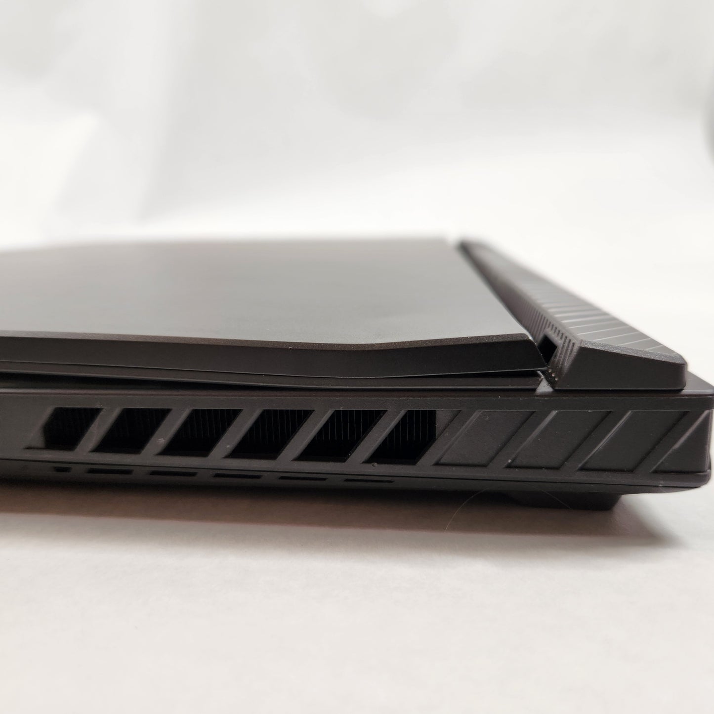 Asus ROG Strix G16 G164JV 16" i7-13650HX 16GB RAM 1TB SSD GeForce RTX 4060