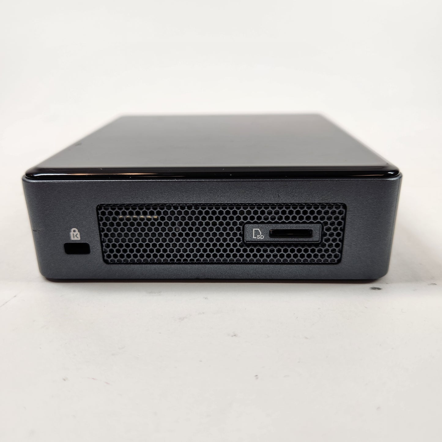 Intel NUC NUC8BEK i5-8259U 2.30GHz 16GB RAM 240 SSD  Mini PC
