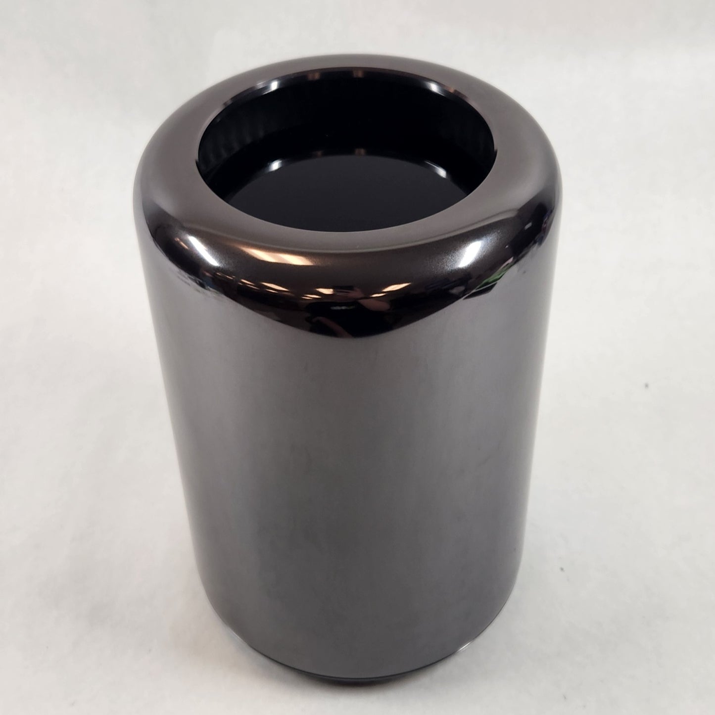 2013 Apple Mac Pro Xeon E5 3.5GHz 16GB RAM 250GB HDD Space Gray A1481