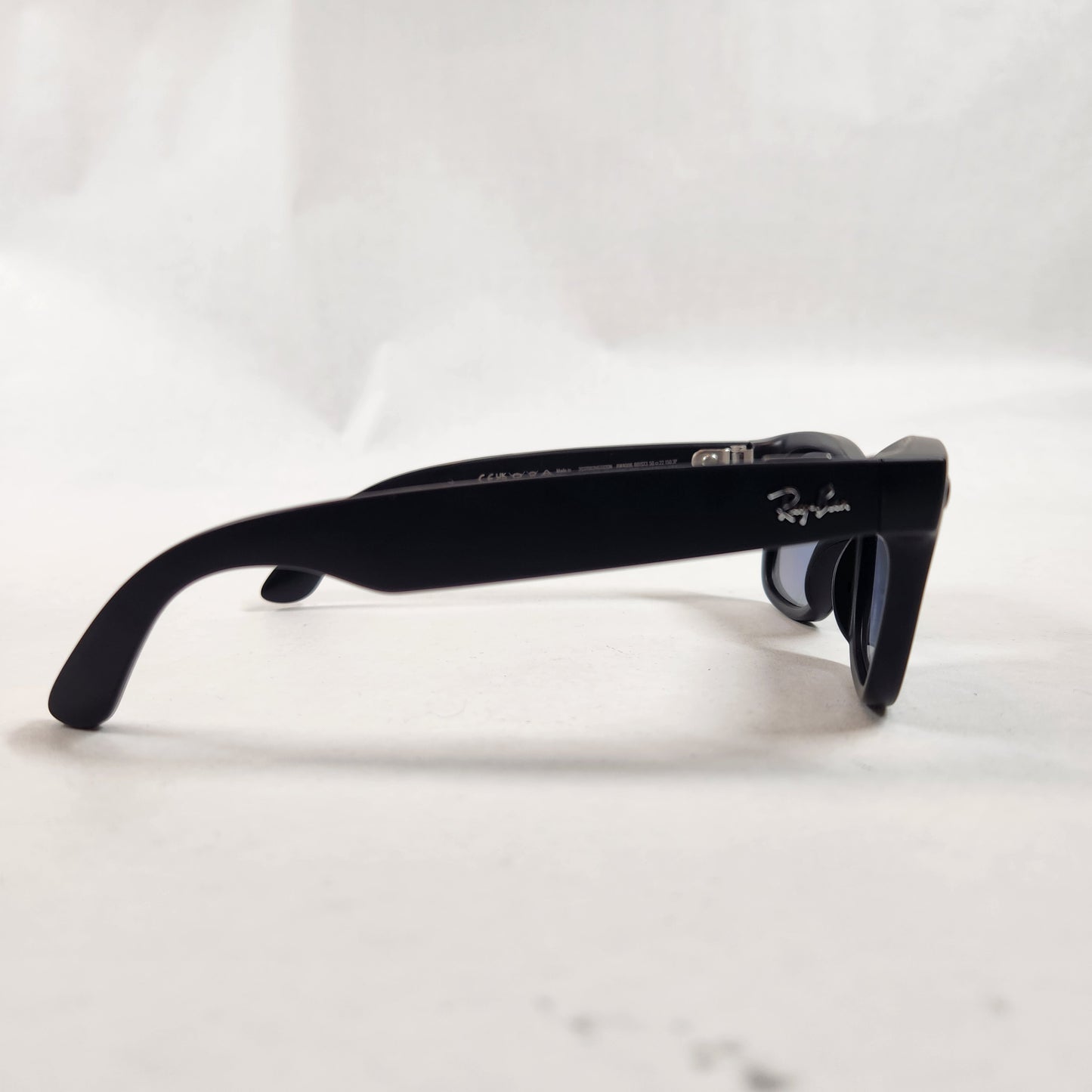 Ray-Ban Meta Wayfarer Smart Glasses 1AT2414A00