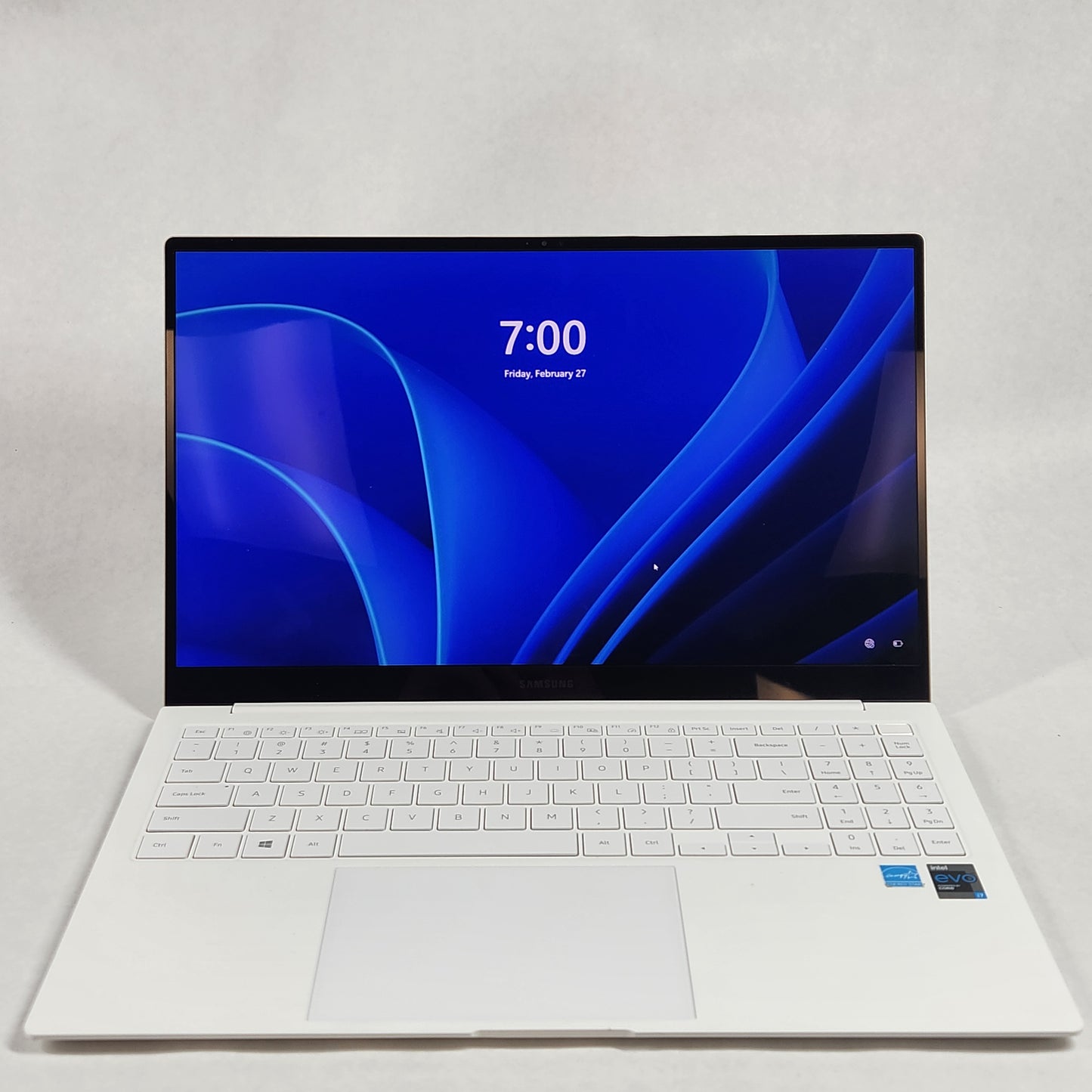 Samsung Galaxy Book Pro NP950XDB 15.6" i7-1165G7 2.8GHz 16GB RAM 512GB SSD