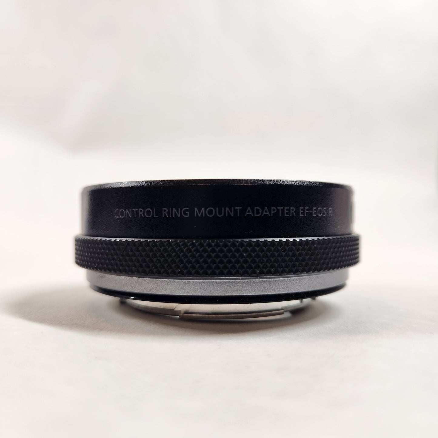 Canon Ultrasonic Zoom Lens EF 24-70mm f/2.8 L II USM + Canon Control Ring Mount Adapter EF-EOS R