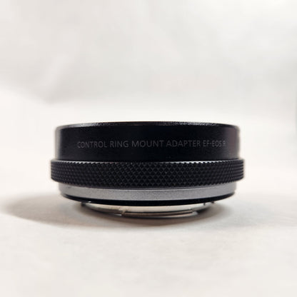 Canon Ultrasonic Zoom Lens EF 24-70mm f/2.8 L II USM + Canon Control Ring Mount Adapter EF-EOS R