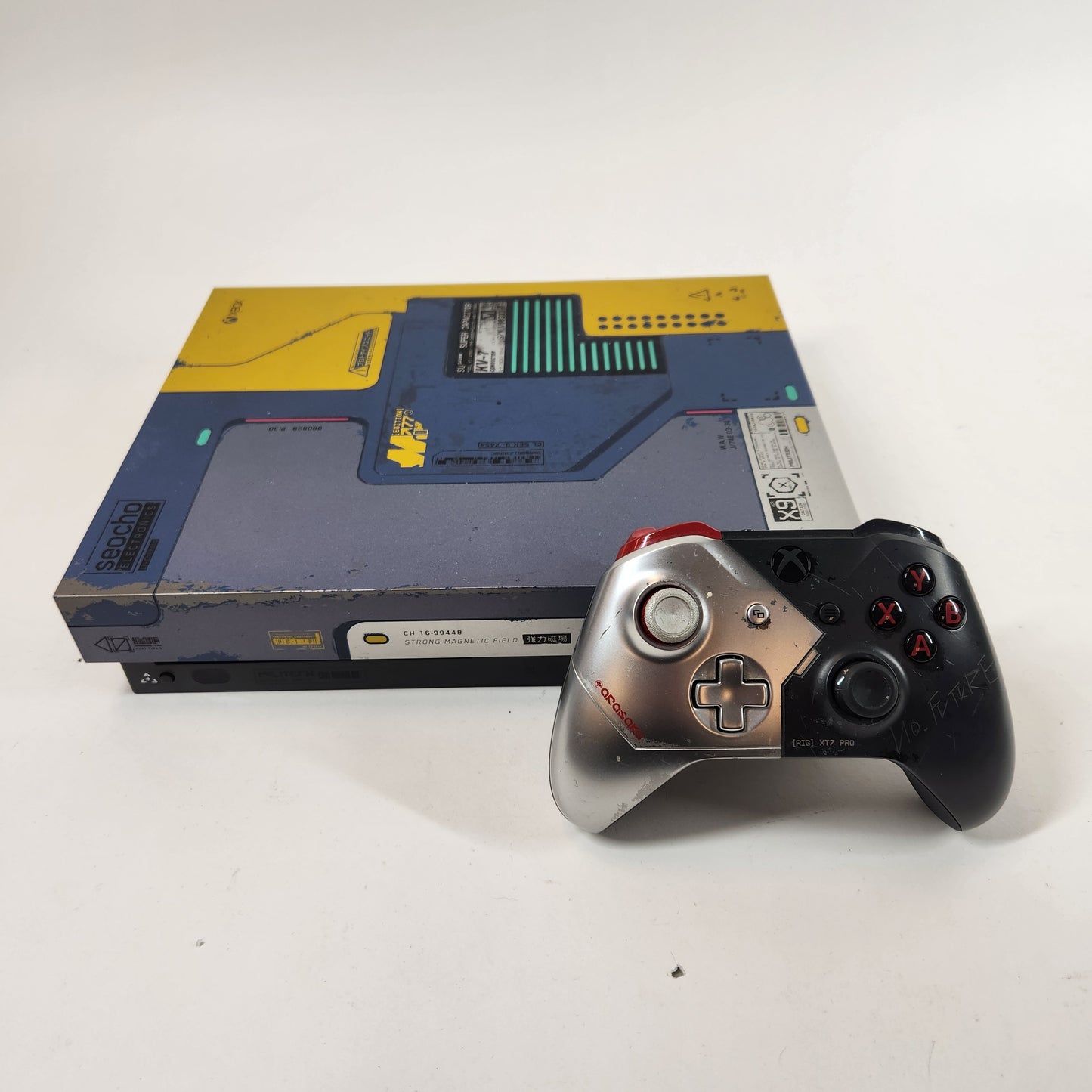 Microsoft Xbox One X 1TB Console Gaming Cyberpunk 2077 1787 Broken Controller