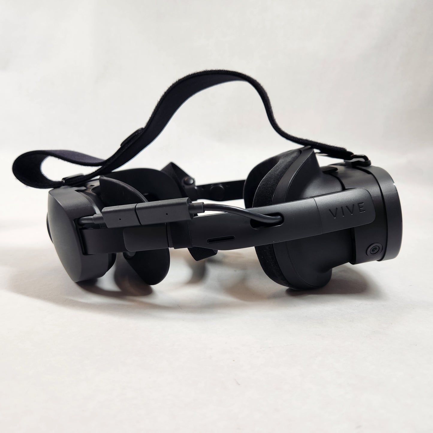 HTC Vive XR Elite 128GB Standalone All-in-One VR Headset 99HASZ006-00