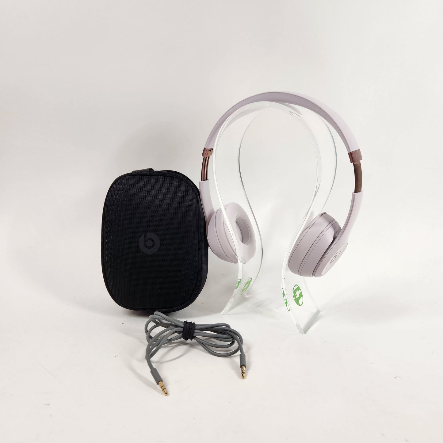 Beats Solo4  Wireless On-Ear Bluetooth Headphones Cloud Pink A3140