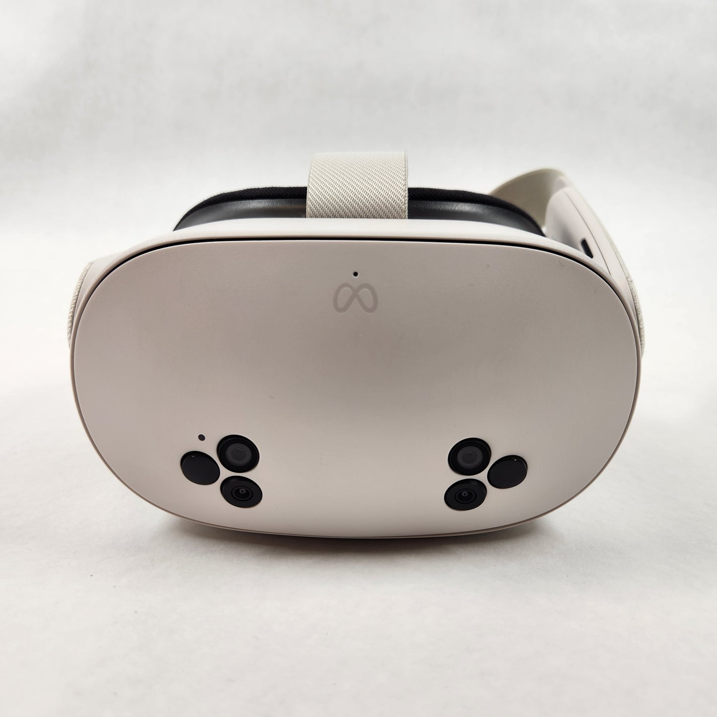 Meta Quest 3S 128GB Standalone All-in-One VR Headset P97