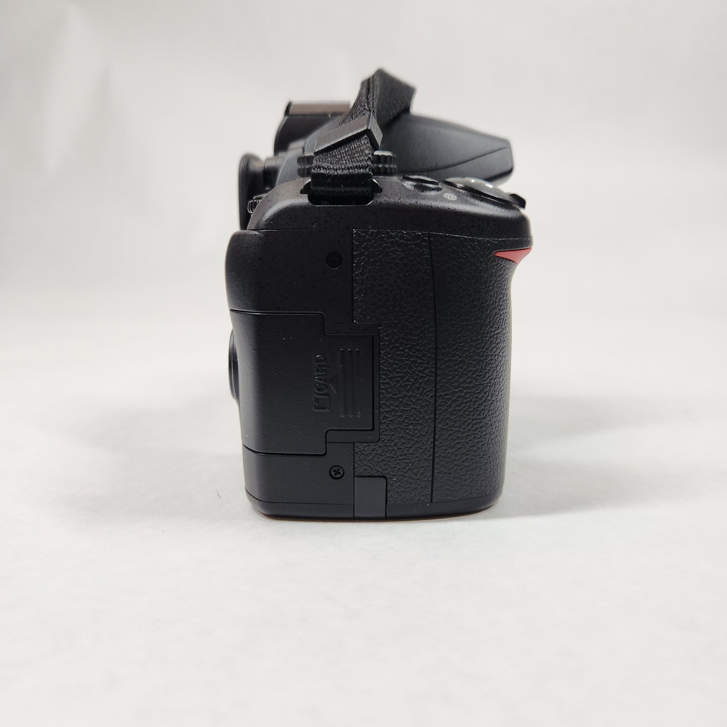 Nikon D3000 10.2MP Digital SLR DSLR Camera