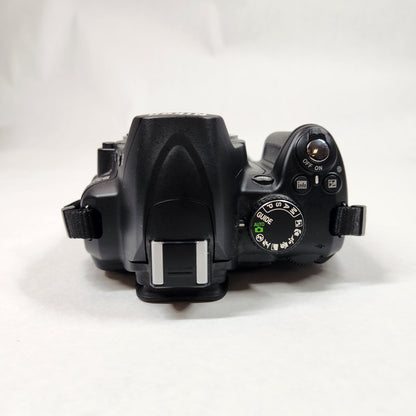 Nikon D3000 10.2MP Digital SLR DSLR Camera