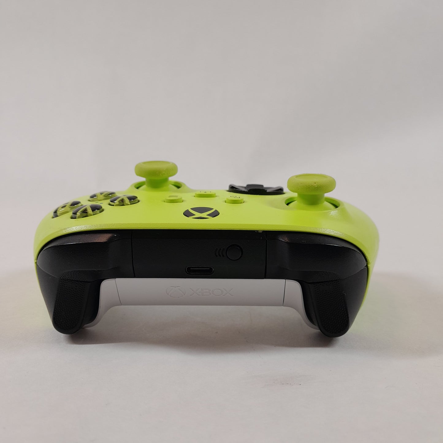Microsoft Xbox Series X|S Wireless Controller Electric Volt 1914 Cracked