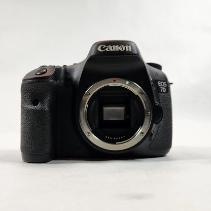 Canon EOS 7D 18.0MP Digital SLR DSLR Camera