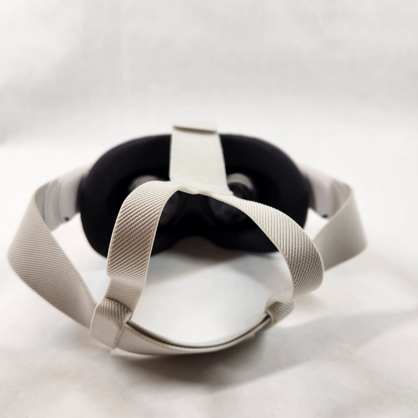 Meta Quest 3S 128GB Standalone All-in-One VR Headset P97