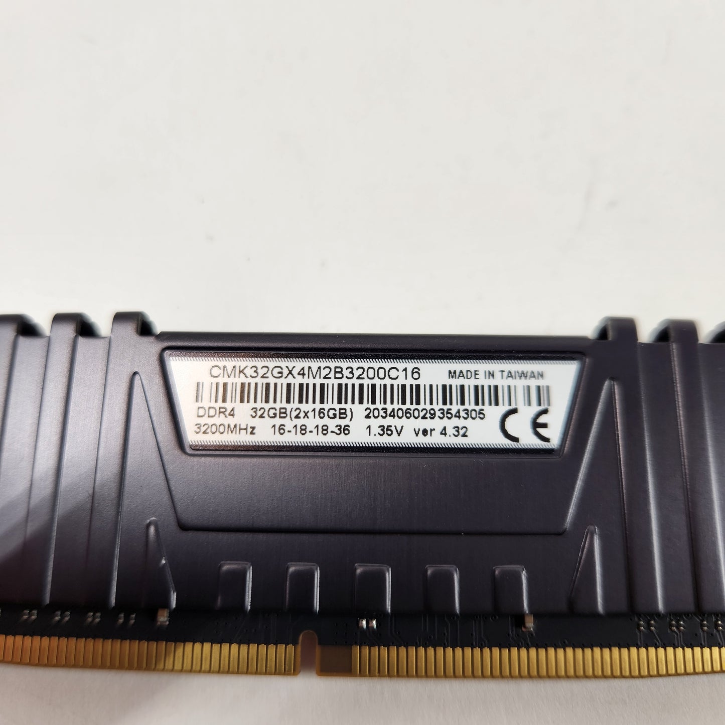 Corsair Vengeance LPX 32GB (2x16GB) RAM DDR4 3200MHz CMK203406029354306