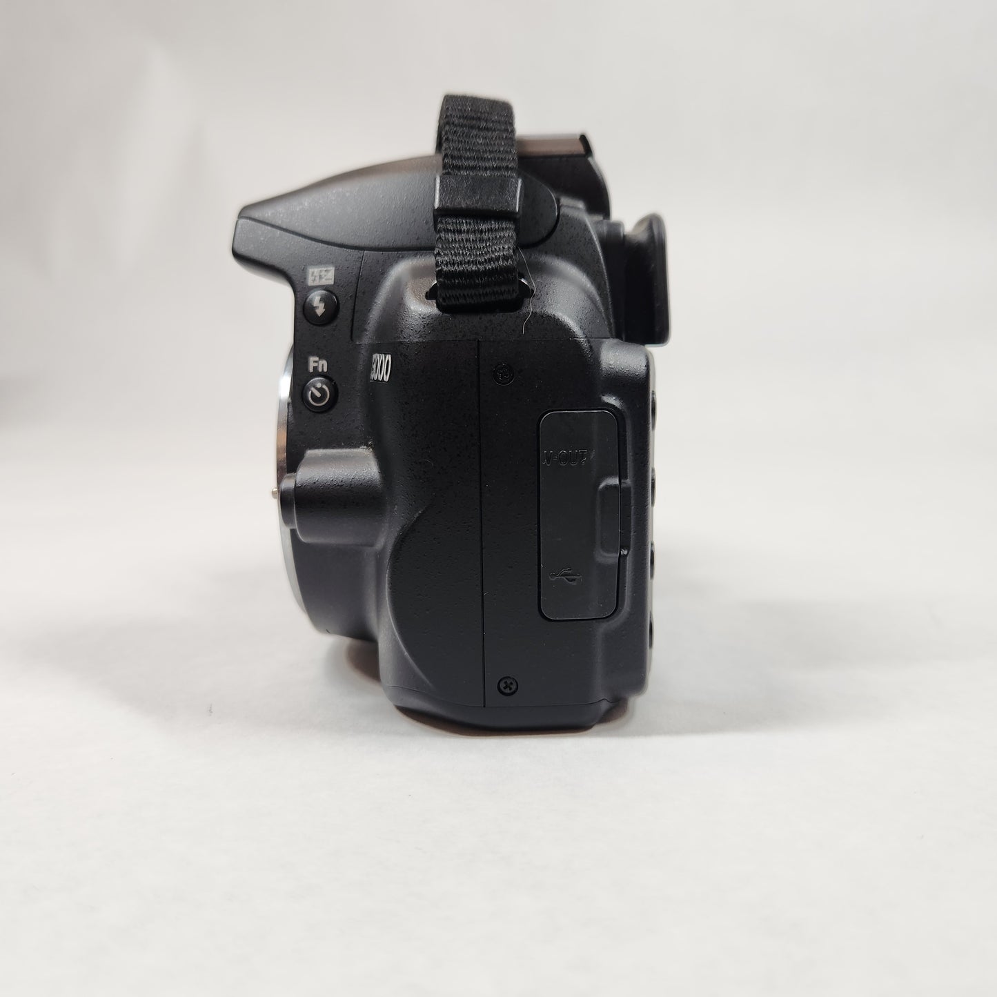 Nikon D3000 10.2MP Digital SLR DSLR Camera