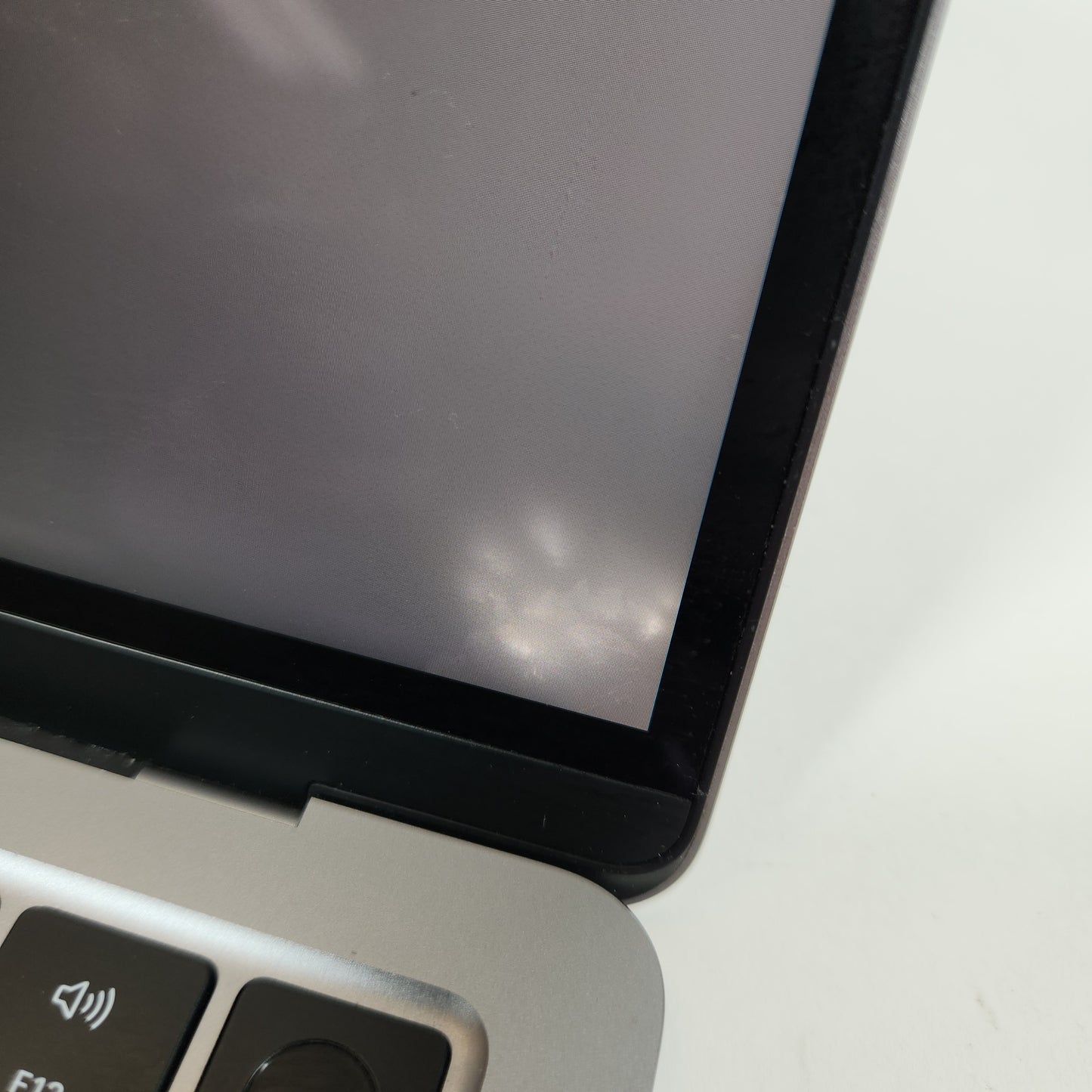 Broken 2024 Apple MacBook Air M3 8C GPU 4.0GHz 8GB RAM 256GB SSD MRXN3LL/A Read
