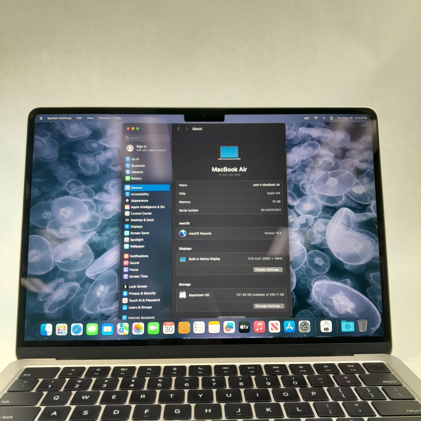 2025 Apple MacBook Air 13.3" M4 8C GPU 4.5GHz 16GB RAM 256GB SSD A3240