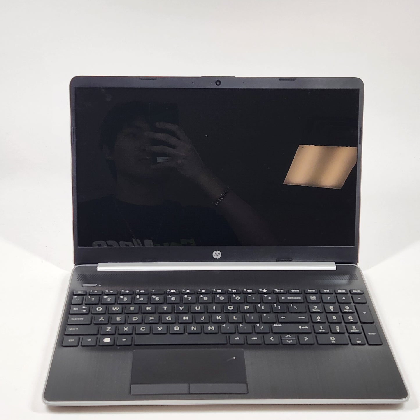 HP Laptop 15-DW0037WM 15.6" i3-8145U 2.1GHz 8GB RAM 1TB HDD
