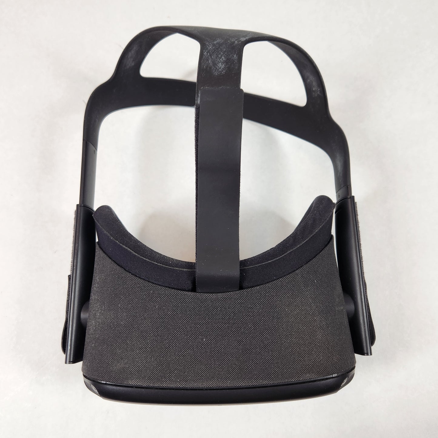 Oculus Quest 64GB Standalone All-in-One VR Headset MH-B