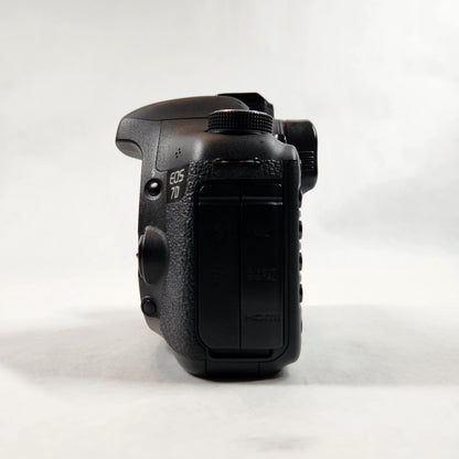 Canon EOS 7D 18.0MP Digital SLR DSLR Camera