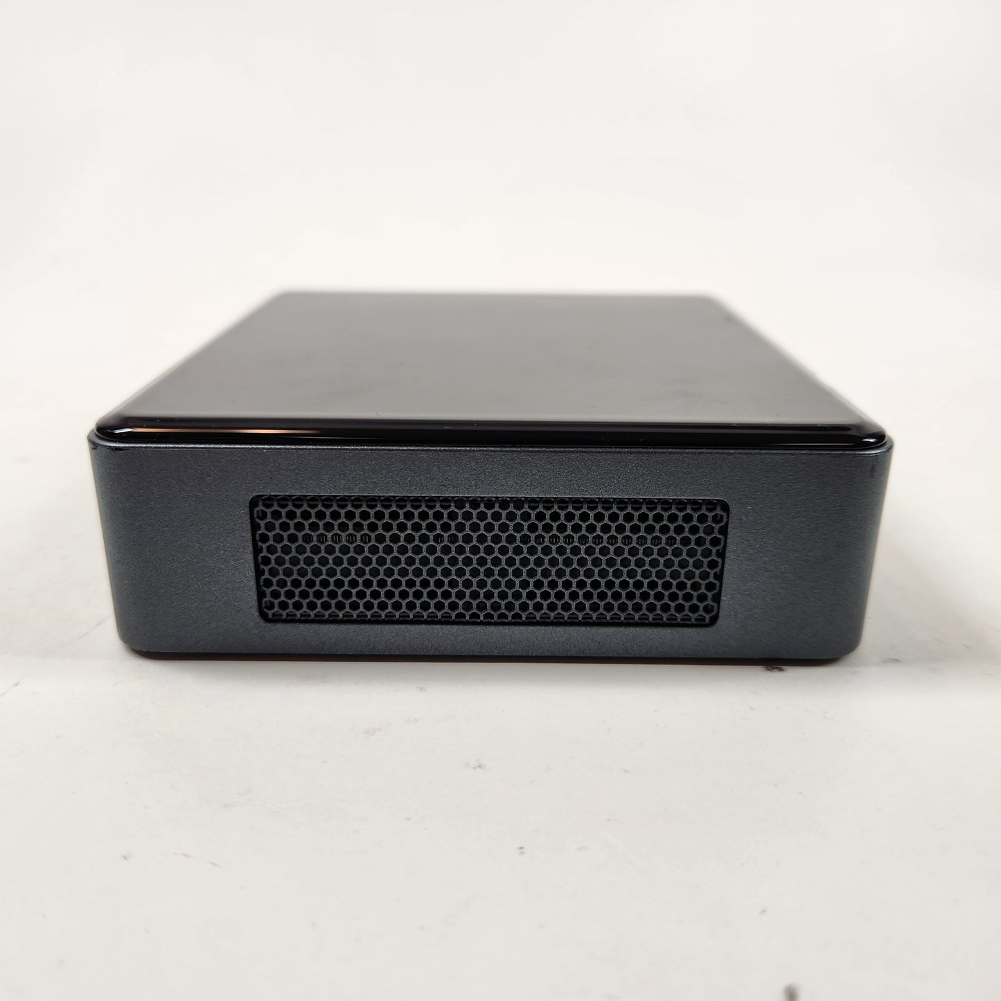 Intel NUC NUC8BEK i5-8259U 2.30GHz 16GB RAM 240 SSD  Mini PC