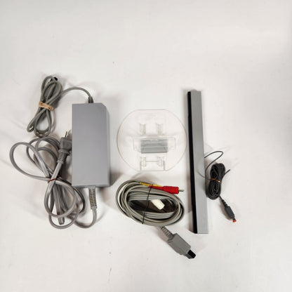 Limited Edition Red Nintendo Wii Gaming Console Bundle RVL-001