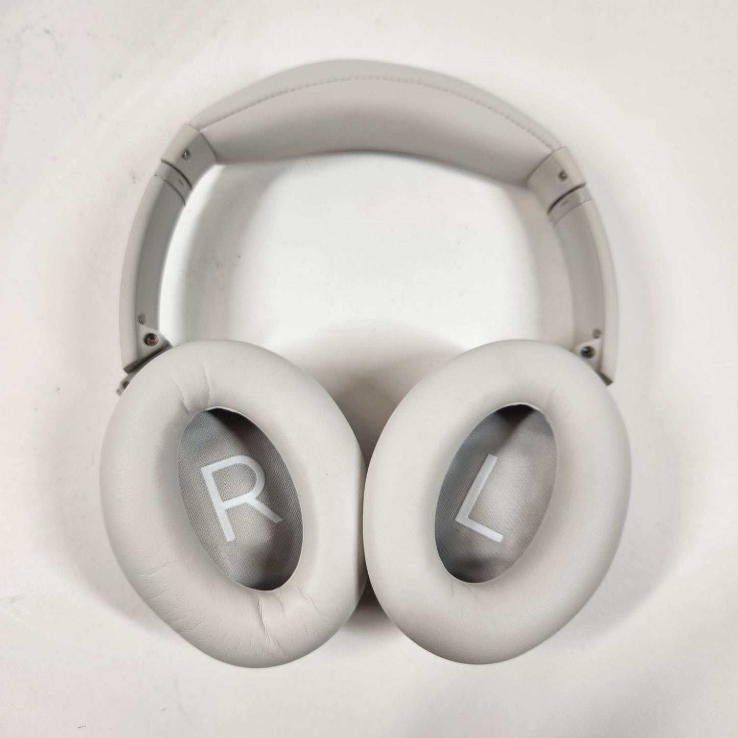 Bose QuietComfort 45 Noise Cancelling Bluetooth Headphones White Smoke