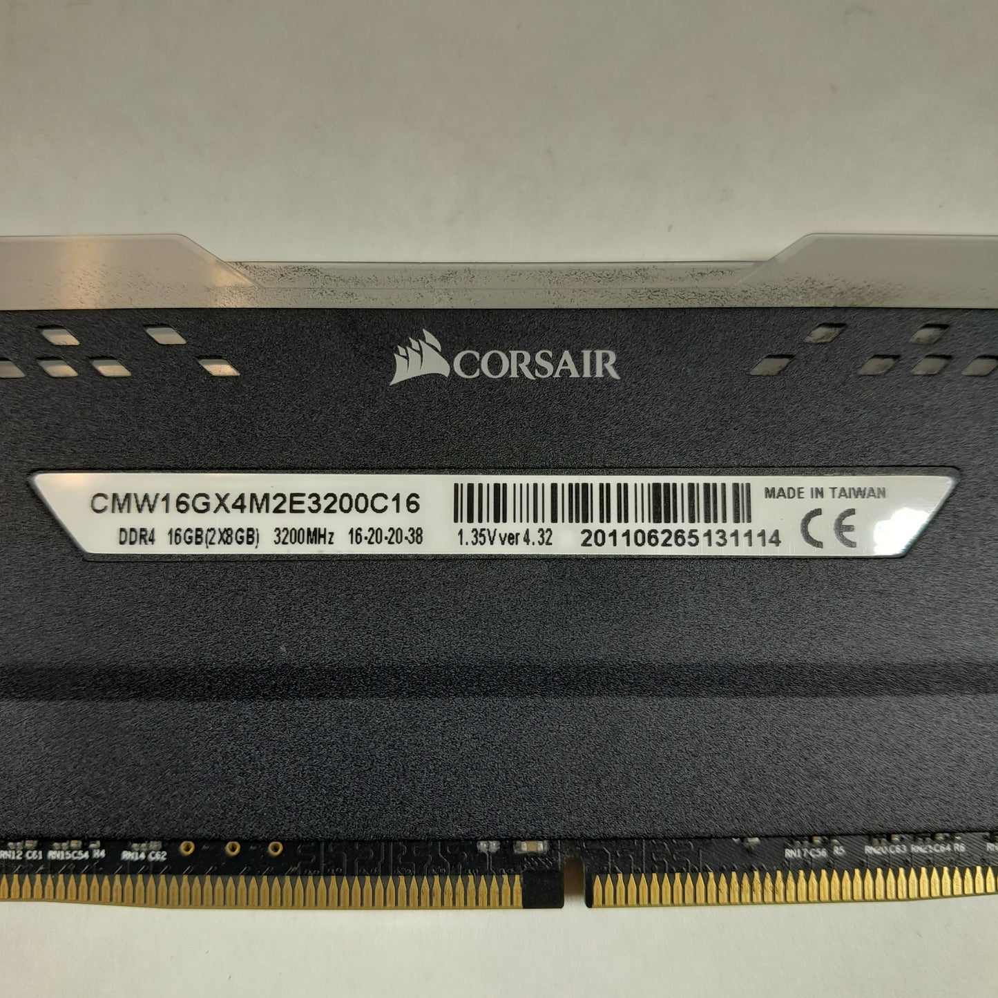 Corsair Vengeance RGB Pro 16GB (2x8GB) RAM DDR4 3200MHz CMW16GX4M2E3200C16